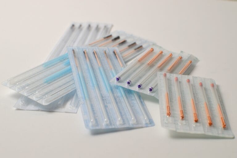 Paquets d'aiguilles d'acupuncture de différentes tailles